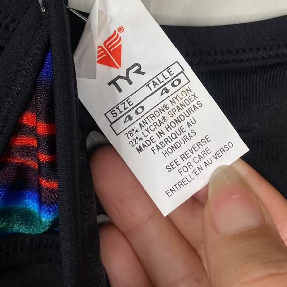 TYR Black Rainbow Static Diamond-Fit Durafast Elite One Piece Swimsuit SZ 1X - Picture 8 of 9